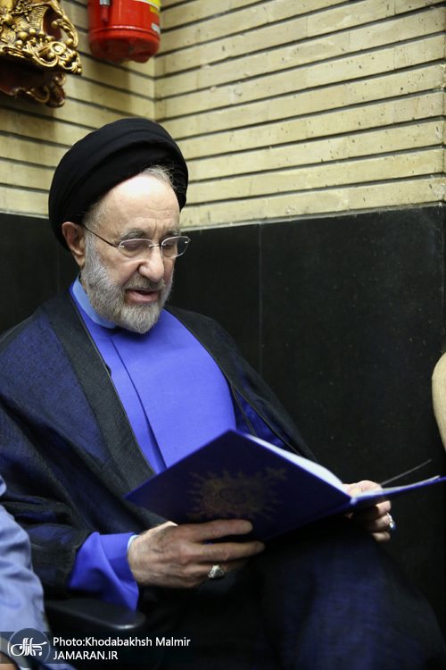 حضور سید حسن خمینی در مراسم ترحیم مادر شهیدان جهانگیری