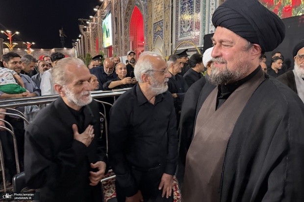 آیت الله سید حسن خمینی در مراسم بزرگداشت رهبر شهید انقلاب در حرم مطهر رضوی شرکت کرد.