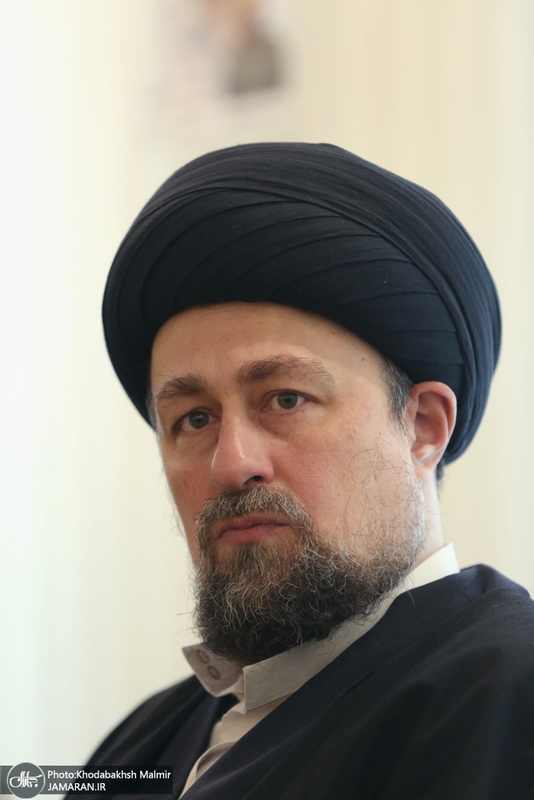 دیدار سید حسن خمینی با خانواده شهیدان لاریجانی