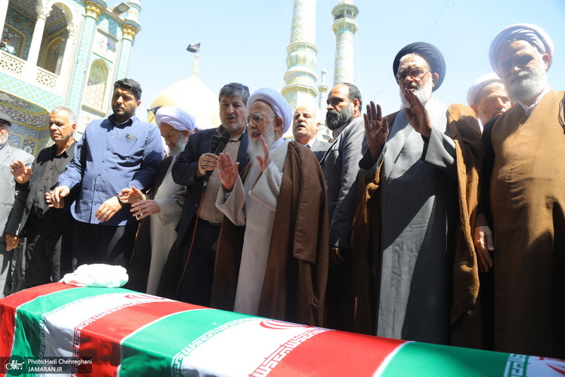 تشییع مرحوم آیت الله عباسعلی سلیمانی (ره) در حرم مظهر حضرت معصومه (س)