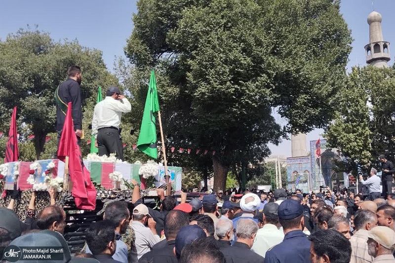 مراسم تشییع پیکر مطهر شهدای حمله رژیم صهیونیستی در خمین
