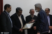 دیدار جمعی از هنرمندان هنرهای تجسمی با مدیر مؤسسه تنظیم ونشر آثار امام خمینی (س) اصفهان