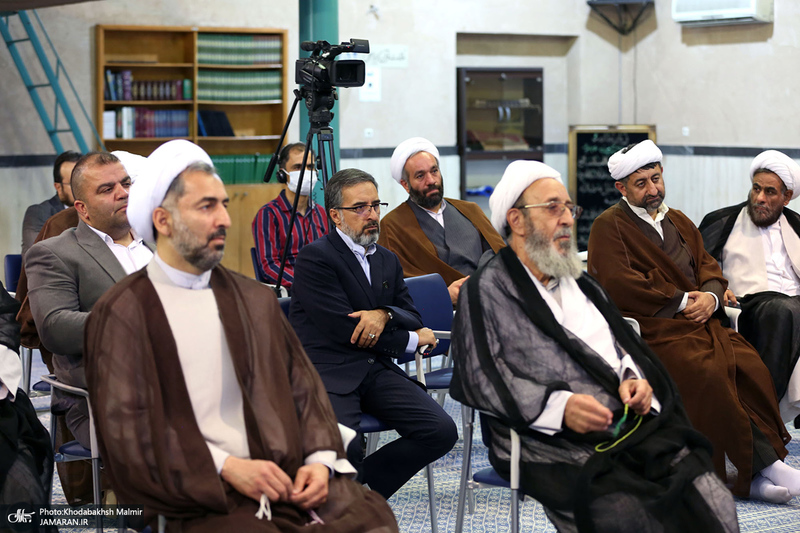 دیدار جمعی از روحانیون اصلاح طلب با سید حسن خمینی