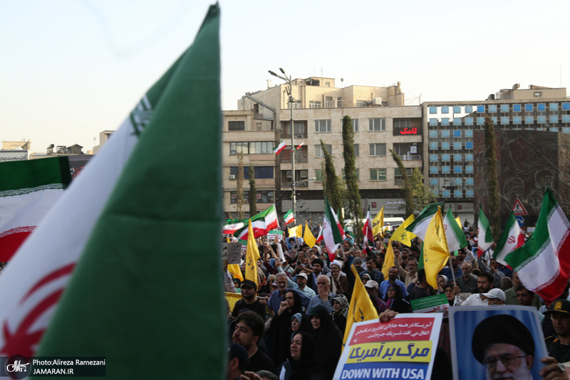 اجتماع مردمی در حمایت از رزمندگان مدافع