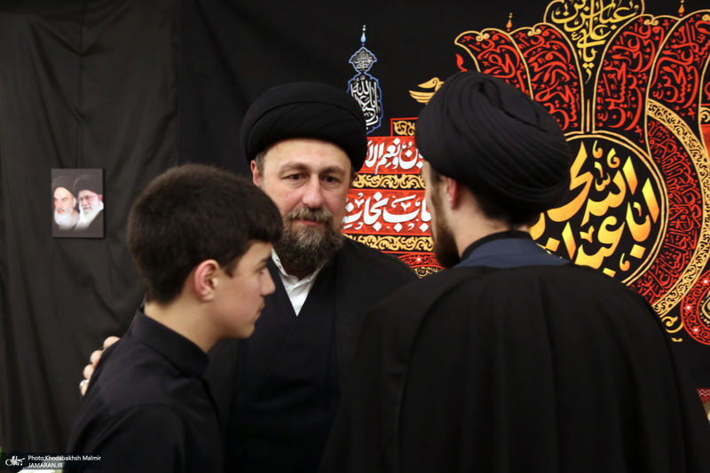 حضور سیدحسن خمینی در منزل شهیدان طهرانچی