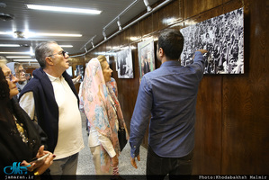 بازدید گردشگران خارجی از کشور پرتغال از بیت امام خمینی (س) از جماران