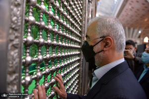 تجدید میثاق دبيركل و جمعی از کارکنان ستاد مبارز با مواد مخده‎ با آرمان های حضرت امام خمینی (س)