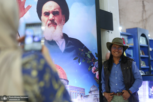 غرفه موسسه تنظیم و نشر آثار امام خمینی (ره) در سی و ششمین نمایشگاه کتاب تهران-4