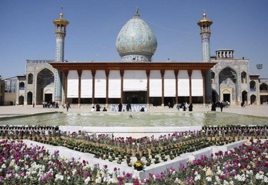 حضرت شاهچراغ (ع) به گردشگران خارجی معرفی شود