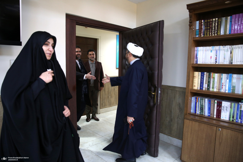 دیدار نرجس سلیمانی با دکتر علی کمساری ریاست موسسه تنظیم ونشرآثار امام خمینی (س)