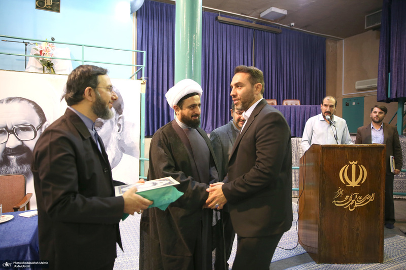 مراسم روز بزرگداشت معلم در حسینیه جماران