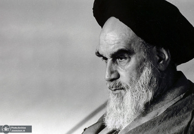 نقش امام خمینی در مرحله آغازین جنگ چه بود؟