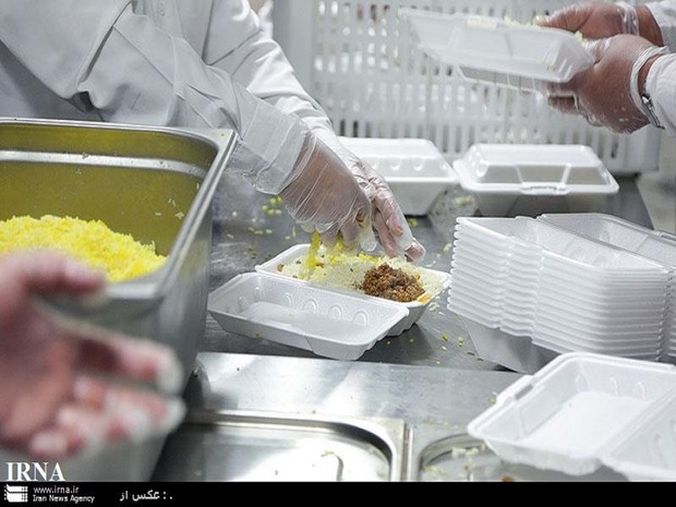 ایستگاه توزیع غذای متبرک رضوی در کلات مستقر شد