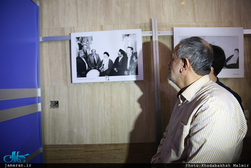 بازدید احمد مسجد جامعی از نمایشگاه عطر یاس در حرم مطهر امام خمینی (س)  /1