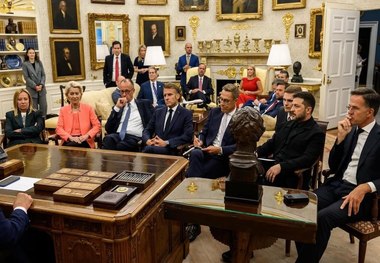 آیا ترامپ رهبران اتحادیه اروپا را مجبور کرد پشت در دفترش صف بکشند؟