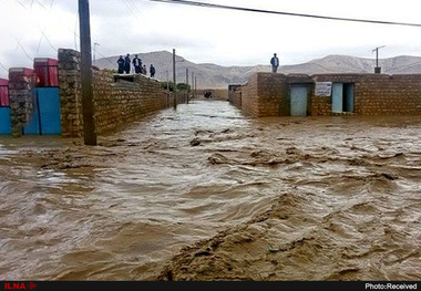 برخی روستاهای استان هنوز زیر آب هستند  نگران شیوع بیمار‌ی‌ها هستیم  مشکلات اجتماعی سیل همچنان گریبانگیر مردم منطقه است