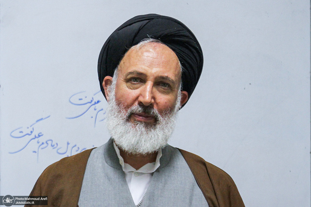 واکنش آیت‌الله ایازی به تهدید مسدود کردن حساب بانکی افراد بی حجاب: قانونی که اجرا پذیر نباشد، تمسخر کردن قانون است/ در این سالها تلاش شده تا از طریق ابزارهای قهری  مسأله حجاب را حل کنند؛ آیا روشهای حکومت منتهی به وضعیت بهتری شده است؟