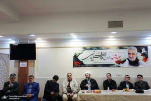 دهمین نشست محفل انس یاوران انقلاب اسلامی