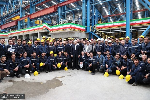 عارف در آئین افتتاح بزرگترین خط تولید تیرآهن در شرق کشور: با فرض تولید ارزش حال معادن کشور ما از نفت بیشتر است/ باید به سمت تولید فولادهای متنوع و خاص برویم/ نیروی انسانی توانا، علاوه بر این که خودش سرمایه است، می‌تواند سرمایه جذب کند