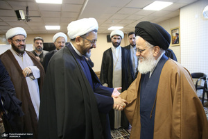 دیدار رئیس و جمعی از معاونان و مدیران مؤسسه تنظیم و نشر آثار امام خمینی(س) با نماینده مقام معظم رهبری در عراق