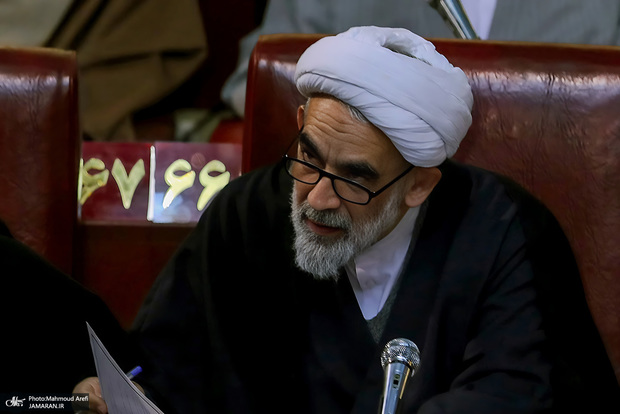 قمی، عضو هیئت رئیسه خبرگان: فرایند انتخاب رهبر در حال تکمیل است
