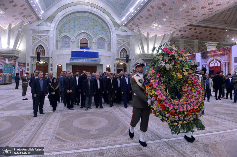 تجدید میثاق وزیر و کارکنان وزارت نیرو با آرمان های امام خمینی(س)