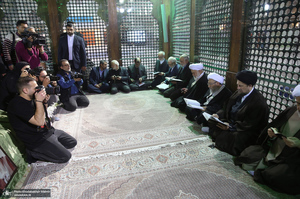 تجدید میثاق رئیس و جمعی از اعضای مجمع تشخیص مصلحت نظام با آرمان‌های امام خمینی (س)-2