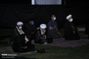 مراسم سوگواری محرم در زمین چمن ورزشگاه تختی شهرکرد 