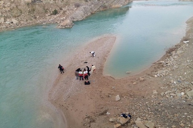 2 نفر از غرق شدگی در رودخانه مارون نجات یافتند