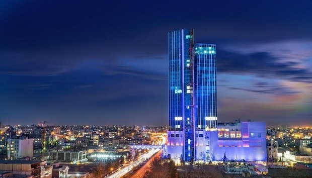 خریدی لوکس از پاساژ آرمیتاژ در سفر به مشهد