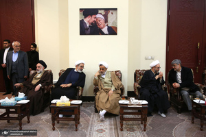 حاشیه های تجدید میثاق رئیس قوه قضائیه و مسئولان عالی قضایی با آرمان‌های حضرت امام خمینی (س)