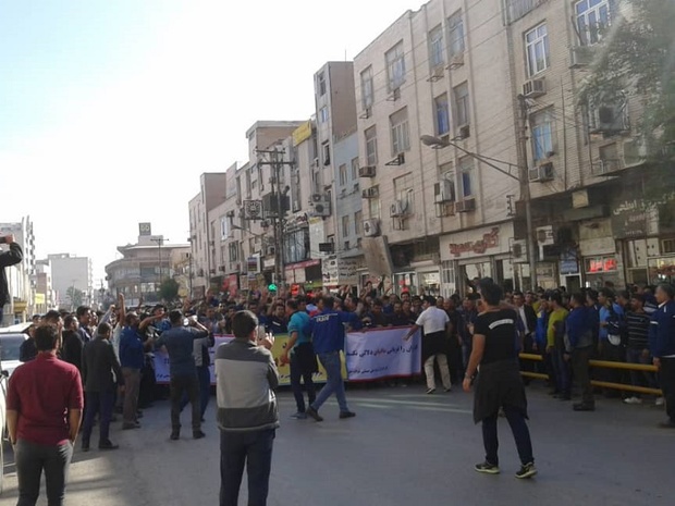 کارگران گروه ملی بازهم خواستار  رسیدگی به مشکلاتشان شدند