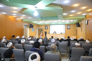 نشست تبیین مکتب امام خمینی با عنوان «جایگاه زن در مکتب فقهی امام(س)»