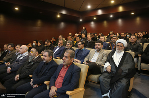 دیدار رئیس، مدیران و جمعی از کارکنان کمیته امداد امام خمینی (ره) با سید حسن خمینی