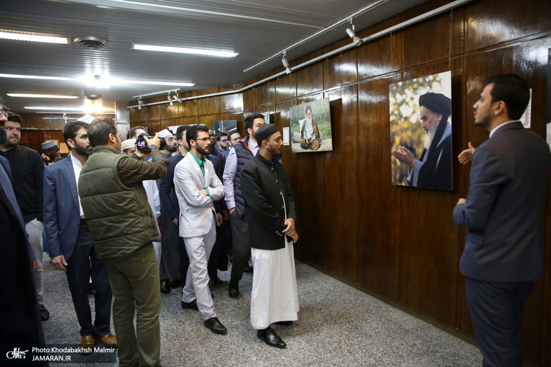 بازدید جمعی از شرکت کنندگان سی وششمین دوره مسابقات بین المللی قرآن کریم از جماران‎