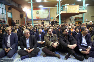 دیدار وزیر و جمعی از کارکنان وزارت راه و شهرسازی با سید حسن خمینی