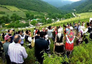 شعر اقوام گیلان زمین جشنواره می شود