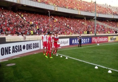 تذکر ناظر بازی پس از لیزر انداختن هواداران پرسپولیس