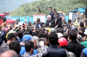 روحانی در محل حادثه معدن آزادشهر و در دیدار معدنکاران و کارگران