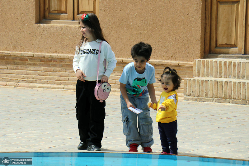 بازدید گردشگران نوروزی از بیت تاریخی حضرت امام در خمین -2