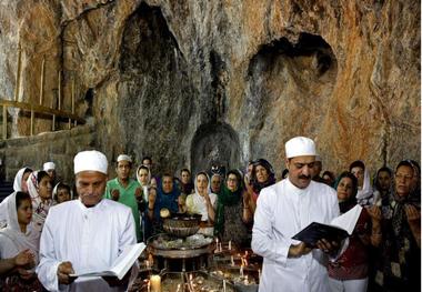 اعزام تور به چک چک اردکان در زمان همایش زرتشتیان پرهیز شود