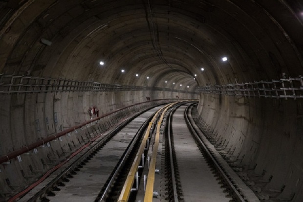 کارکنان متروی اهواز همچنان منتظر پرداخت حقوق هستند
