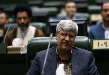 سازمان‌های نظارتی در پرونده فساد در حوزه دارو ورود کنند