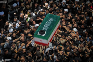 تشییع پیکر مطهر رهبر شهید در نجف اشرف