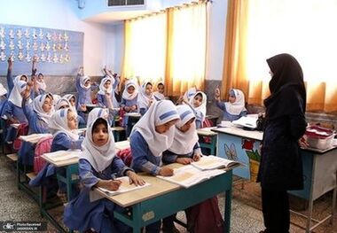 پیگیری مجلس برای تعیین حقوق خالص ۷۰ میلیون تومانی فرهنگیان در سال ۱۴۰۶