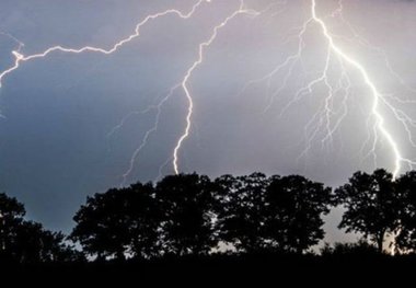 رگبار و رعد و برق آسمان خوزستان را فرا می گیرد