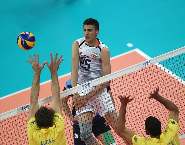 دو ملی پوش والیبال از سفر به آمریکا بازماندند
