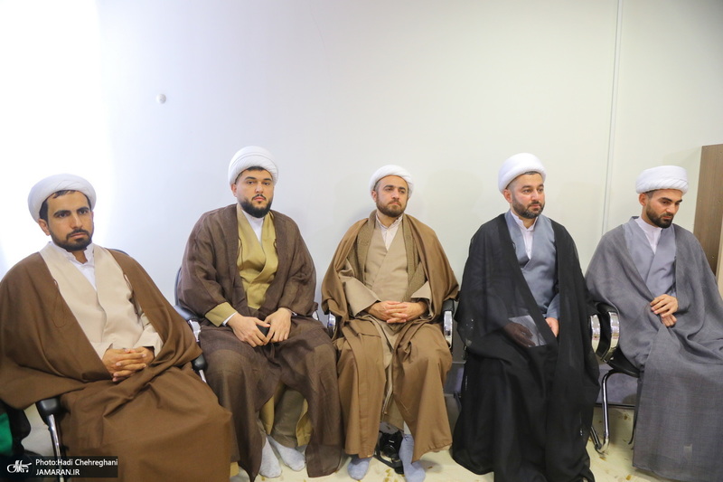 عمامه گذاری طلاب توسط مراجع اعظام تقلید در روز میلاد امام علی (ع)‎