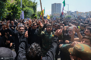 تشییع باشکوه پیکر رئیس جمهوری و یارانش در تهران