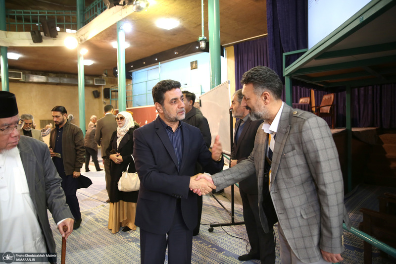 بازدید جمعی از مهمانان شرکت کننده رویداد بین المللی جایزه جهانی امام خمینی از جماران